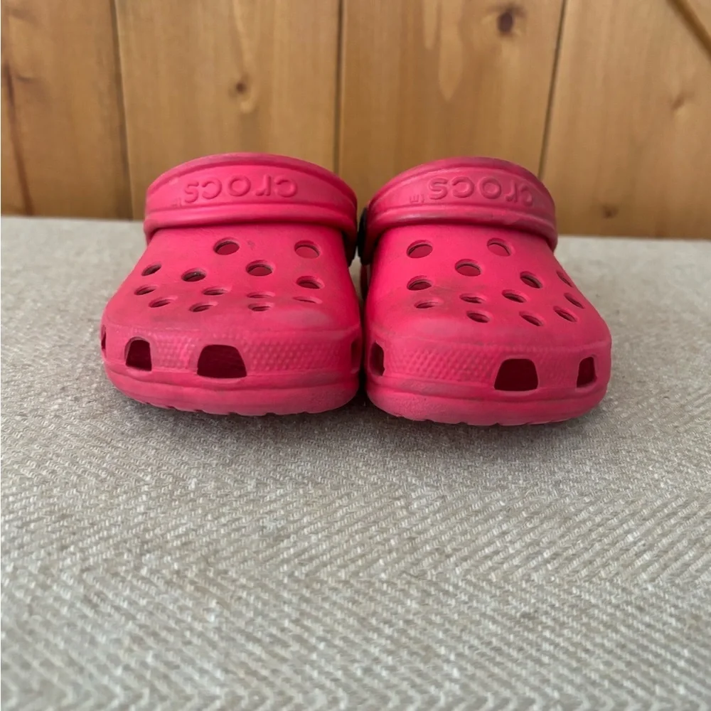 Unisex Baby Crocs in Varsity Red | Size 4 / 5